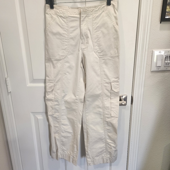 Abercrombie & Fitch Relaxed Cargo Pant, Size 4 Short,/27, Cream - Picture 2 of 10